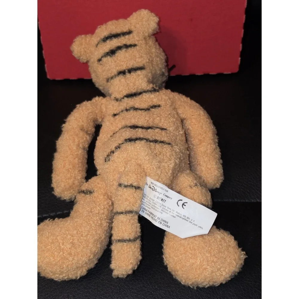 Disney Store Winnie the Pooh Classic Tigger 8
